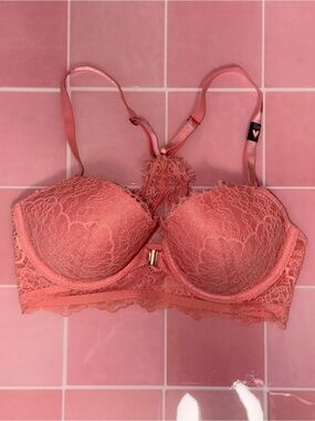 Victoria's Secret Coral Pink Lace Push-Up Bra with Gold Charm